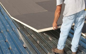 benefits of insulating Coig Peighinnean Bhuirgh flat roofing